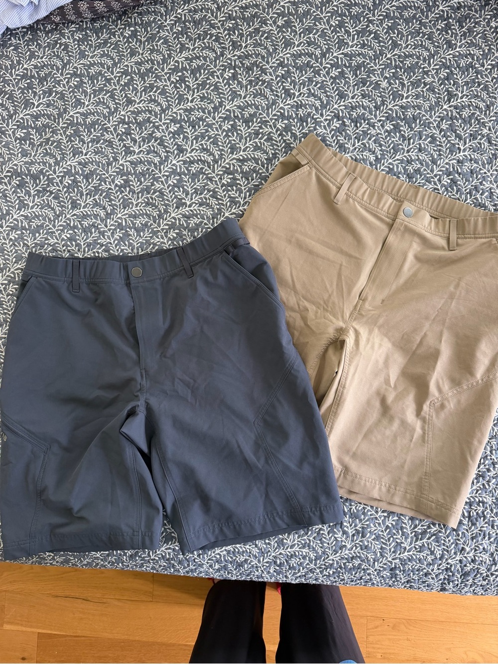 Orvis Men’s Pro Advanced Shorts in Khaki & navy
